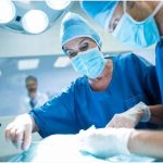 Qual a importância do ensino de uma visão humanística na cirurgia?